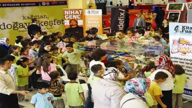 KİTAP KAMPANYASINA  BÜYÜK İLGİ